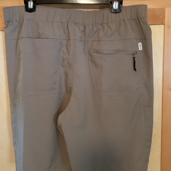 Magellan shorts. Size X-Large - Picture 3 of 4